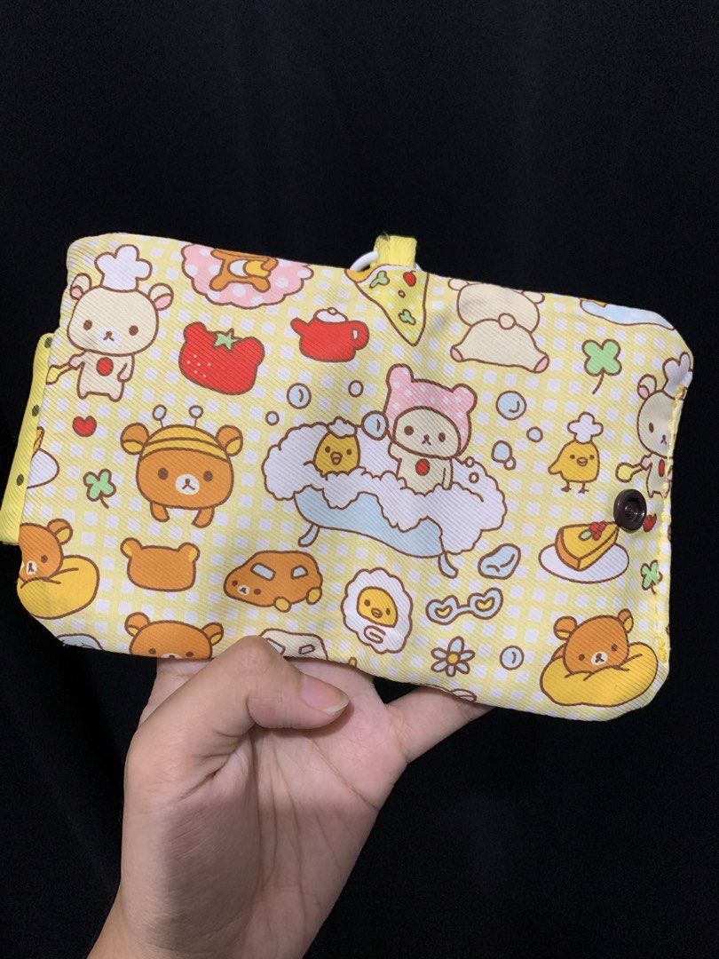 Cute Yellow Wallet (Category: Wallets & Card holders) located in Manila. Submitted by chiiluvr (Listing ID 1466303739, Image 3). Description: There are stains but can be washed..