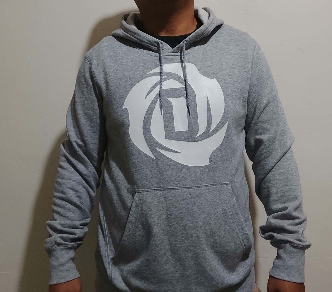 D rose Big logo Hoodie (Category: Coats, Jackets and Outerwear) located in Manila. Submitted by justmove2020 (Listing ID 1466191768, Image 3). Description: ₱350 Plus SF Condition 8/10 Size Small/Medium.