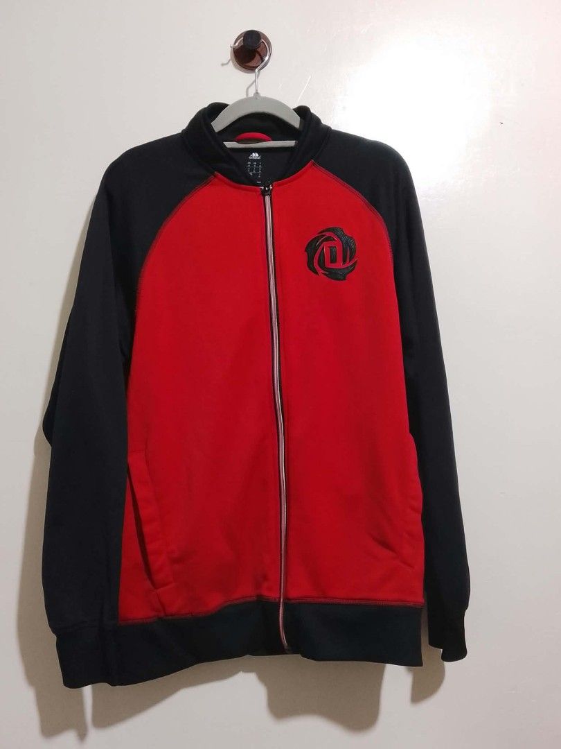 D rose jacket (Category: Coats, Jackets and Outerwear) located in Manila. Submitted by justmove2020 (Listing ID 1466193175, Image 1). Description: plus Sf.