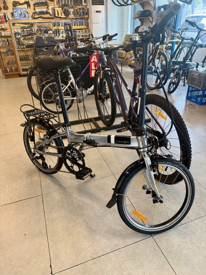 DAHON Mariner D8 Folding Bike – Fully Upgraded / Complete Setup (Category: Bicycles) located in Quezon City. Submitted by bigaymarkjoseph (Listing ID 1466311881, Image 2). Description: FOR SALE: DAHON MARINER D8 – FULLY UPGRADED & COMPLETE SETUP PRICE: ₱45,000 — SLIGHTLY NEGOTIABLE Selling my DAHON Mariner D8 Folding Bike in excellent condition. Clean, well-maintained, and already equipped with a lot of useful upgrades and accessories. Perfect fo