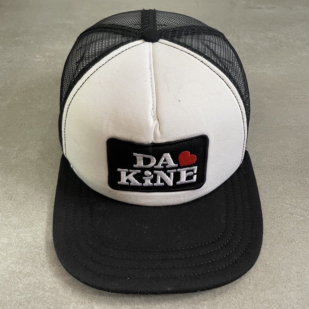 Dakine Trucker Hat (Category: Caps & Hats) located in Mabalacat. Submitted by goldengarms_ (Listing ID 1466201482, Image 1). Description: Size: One Size Condition: Excellent Color rate: 9.5/10 or better Issue: N/A Price is still negotiable for sure buyer 👍 - Payment thru GCash, Maya or Security Bank 💳 - Shipping via J&T Express 🛩️ Pm us for more details. Thank you! 📩.
