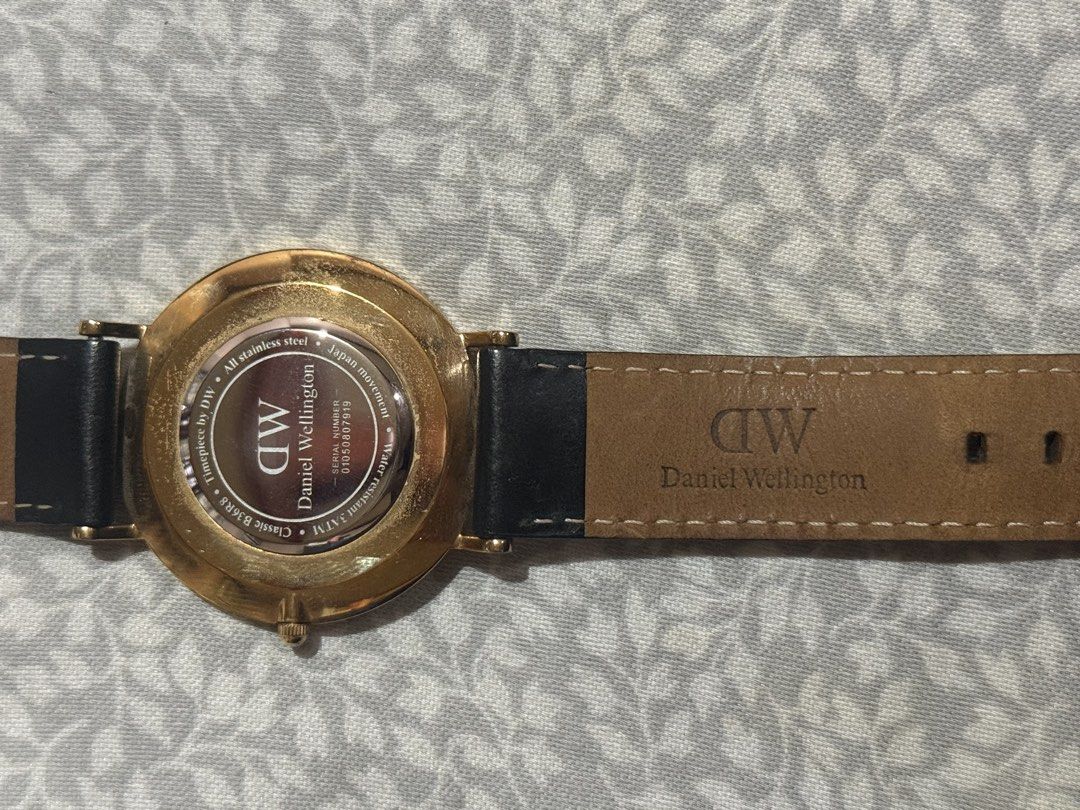 Daneil Wellington watch (Category: Luxury Watches) located in Manila. Submitted by pialoved (Listing ID 1466225096, Image 3). Description: .