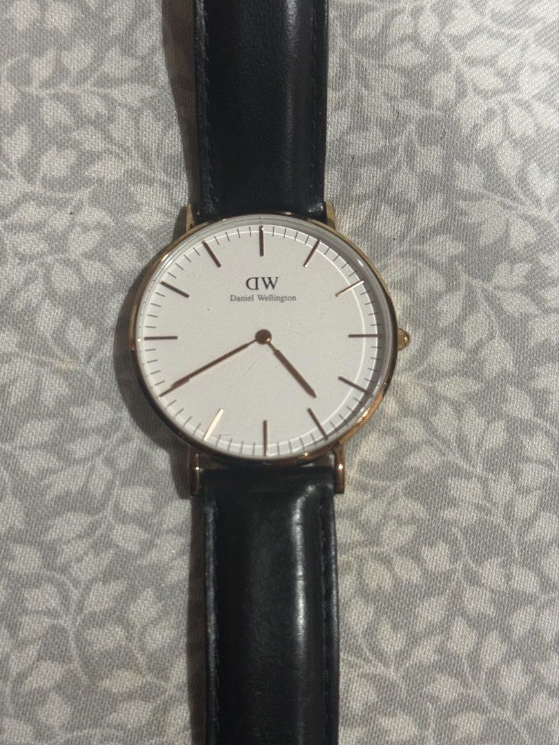 Daneil Wellington watch (Category: Luxury Watches) located in Manila. Submitted by pialoved (Listing ID 1466225096, Image 1). Description: .