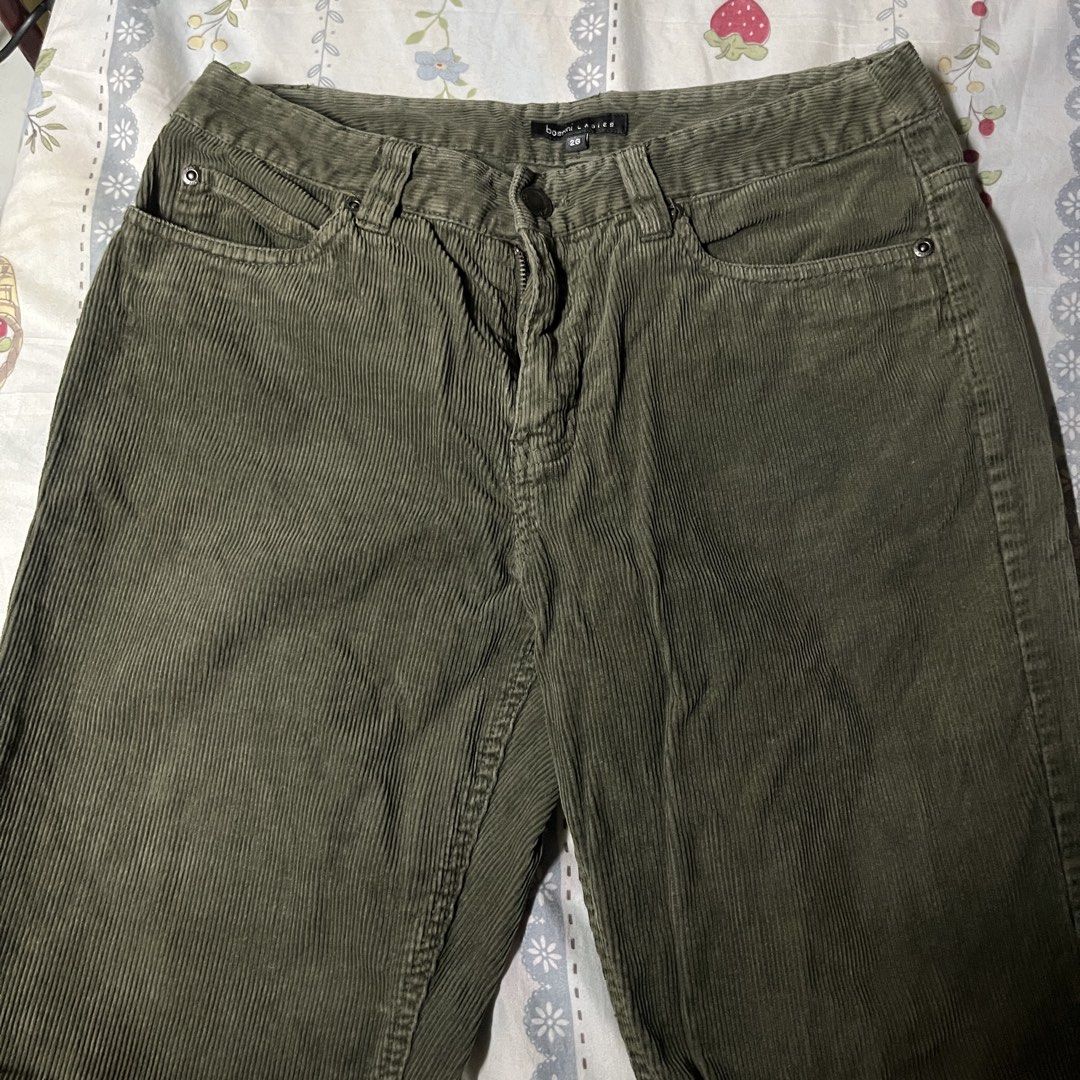 Bossini Dark Green Corduroy Pants (Category: Jeans) located in Las Pinas. Submitted by askingnoelle (Listing ID 1466306901, Image 2). Description: W 26in L 37in H 17in no flaws location: QC.