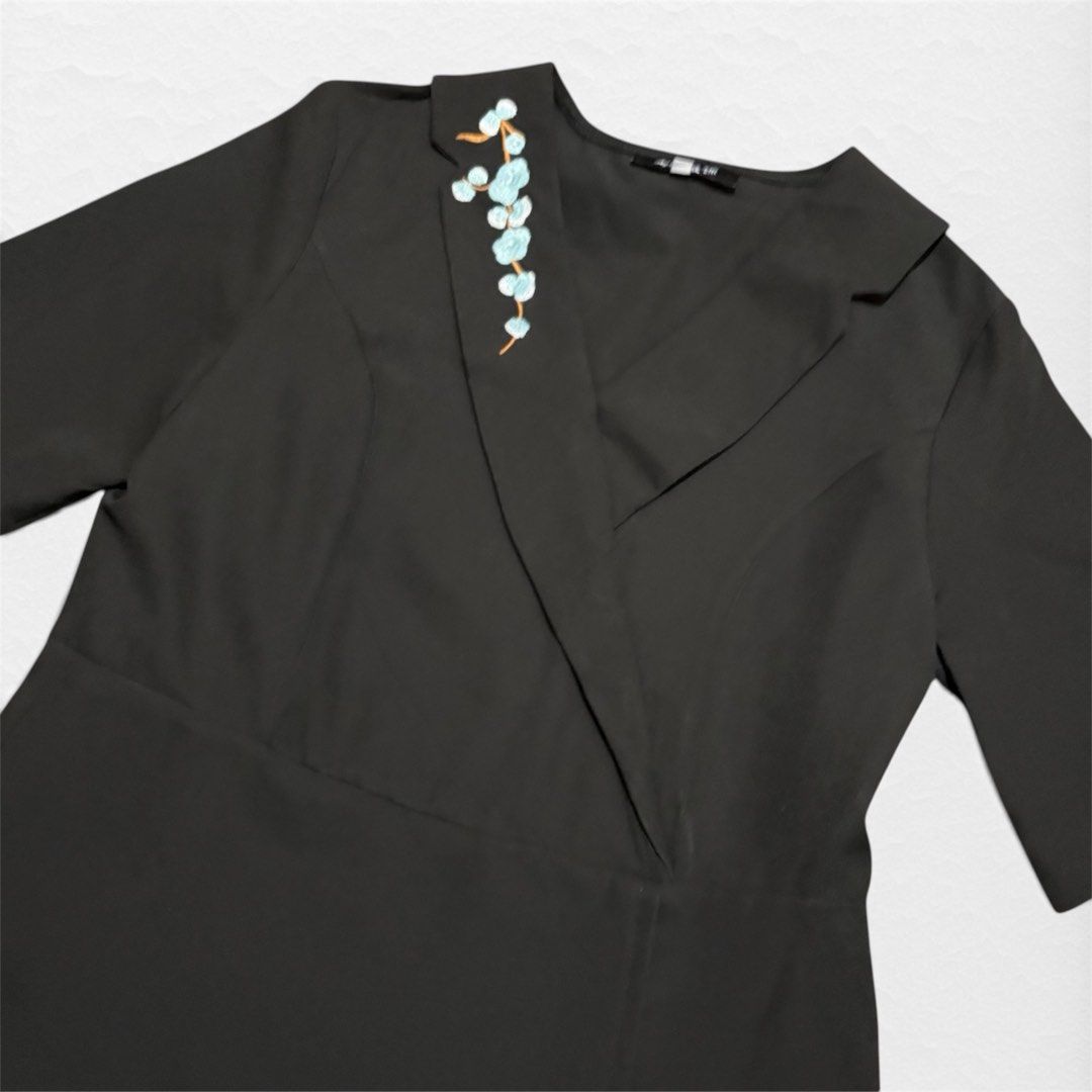 dark minimalist | m (Category: Blouses) located in Quezon City. Submitted by w4rdrobeph (Listing ID 1466166734, Image 2). Description: Gothic & vampy curated thrift Washed • No issue ‎✧༺♥༻✧ ‎ ‎no cod ‎mop: gcash,maya & bank transfer visit my ig: w4rdrobeph .