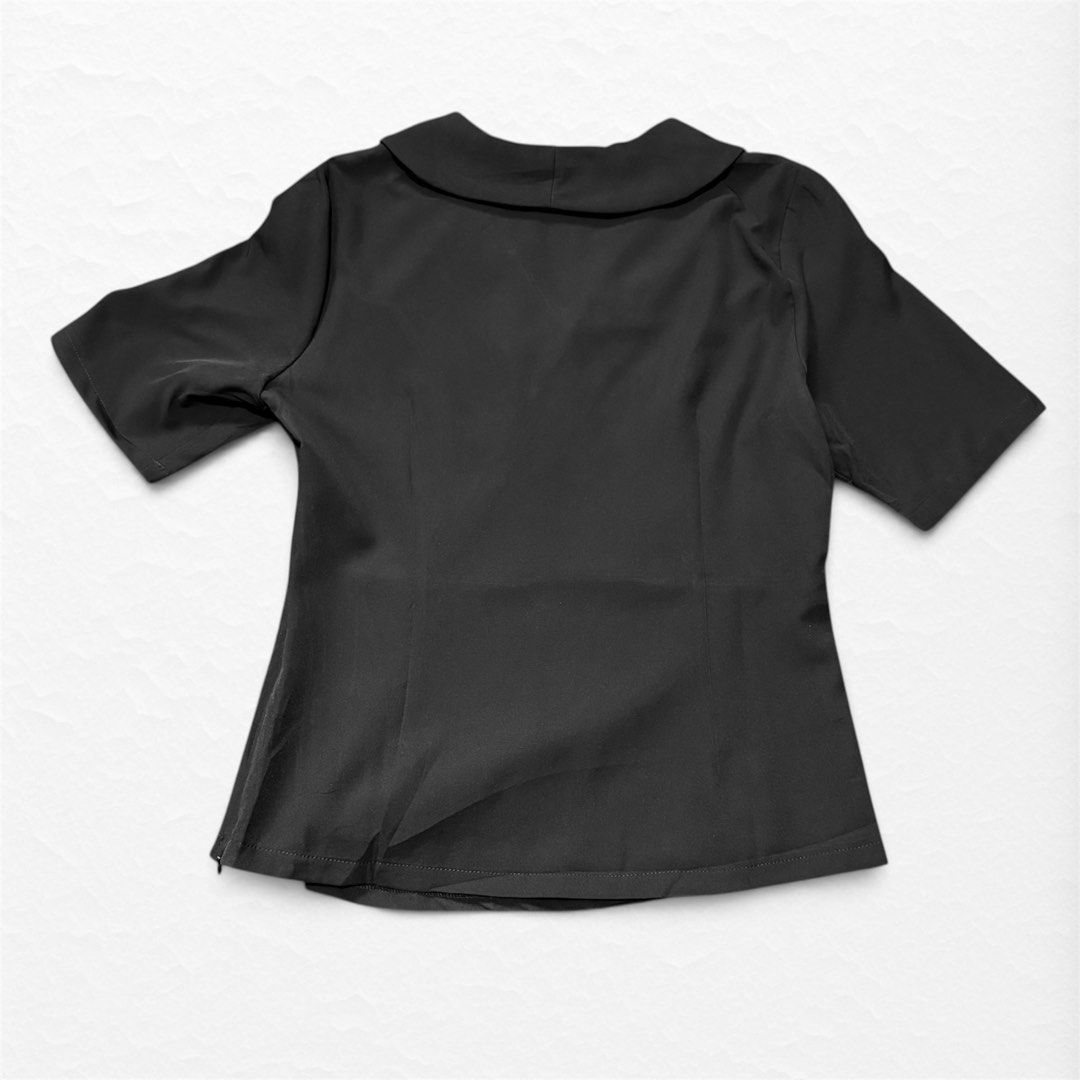 dark minimalist | m (Category: Blouses) located in Quezon City. Submitted by w4rdrobeph (Listing ID 1466166734, Image 3). Description: Gothic & vampy curated thrift Washed • No issue ‎✧༺♥༻✧ ‎ ‎no cod ‎mop: gcash,maya & bank transfer visit my ig: w4rdrobeph .