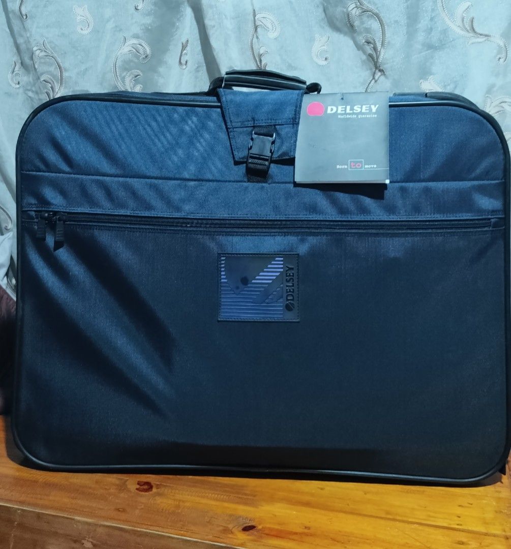 DELSEY ORIGINAL LUGGAGE !!! (Category: Luggage) located in Valenzuela. Submitted by jackypicar11796 (Listing ID 1465863573, Image 1). Description: DELSEY ORIGINAL LUGGAGE!!! NEGOTIABLE!!!.