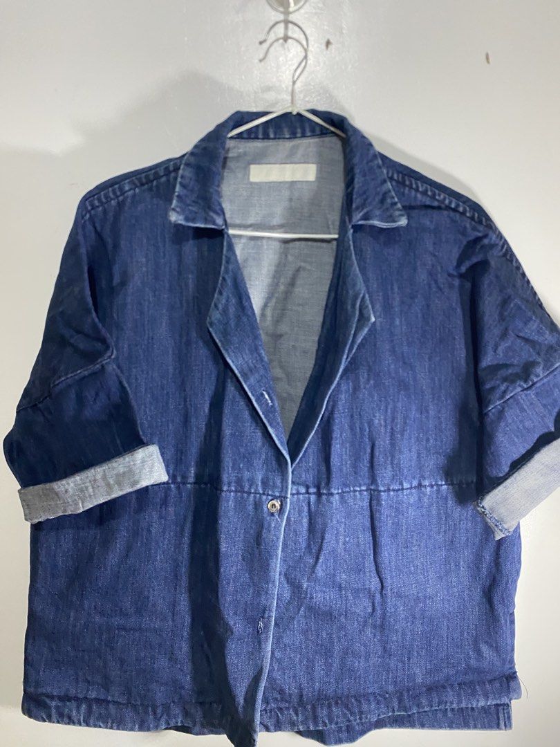 Denim Crop Top (Category: Others Tops) located in Manila. Submitted by mxnkye (Listing ID 1466184064, Image 2). Description: Brand New! Size: Medium to Large frame RFS: Decluttering Price is negotiable! Make an offer.