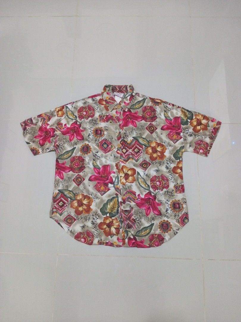 Denim republic polo (Category: Activewear) located in Manila. Submitted by _t20hrift (Listing ID 1466287333, Image 2). Description: Denim republic polo Size • Large As new condition Width • 23 Length • 27.
