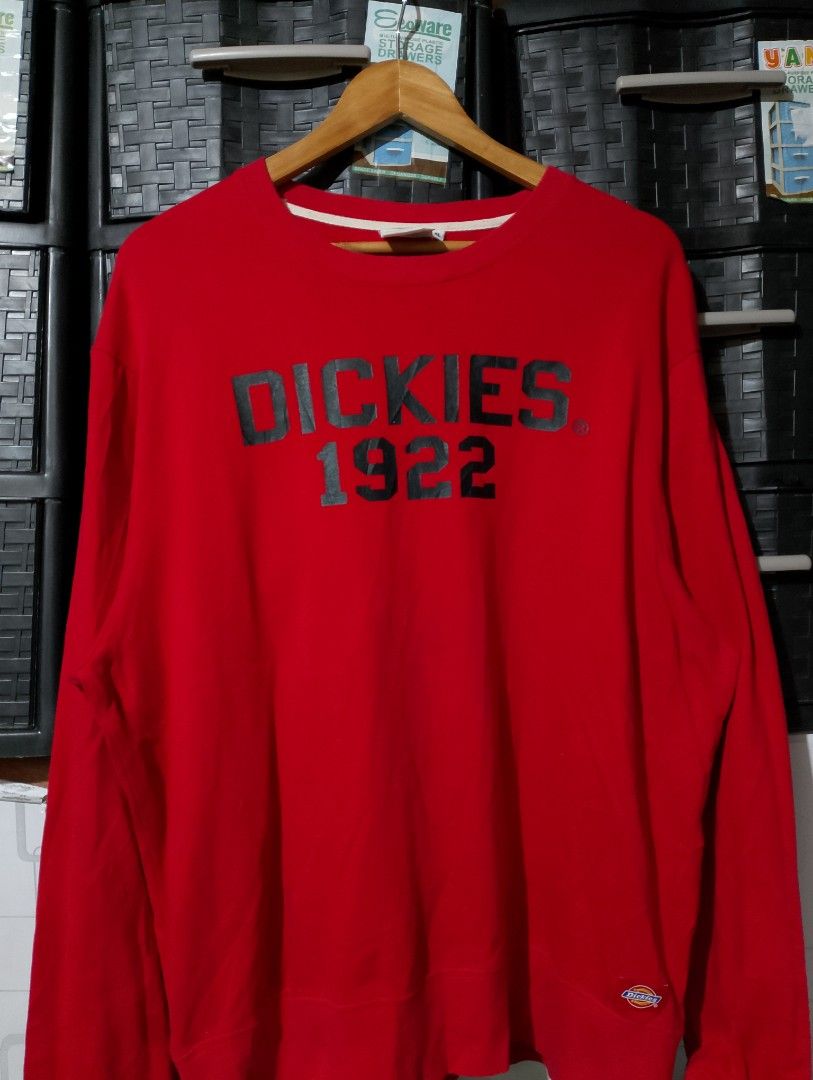 Dickies 1922 Red Long Sleeve Sweatshirt (Category: Coats, Jackets and Outerwear) located in Manila. Submitted by adrianaban04817 (Listing ID 1466245425, Image 1). Description: - Brand: Dickies size XL good condition no flaws 24×27.