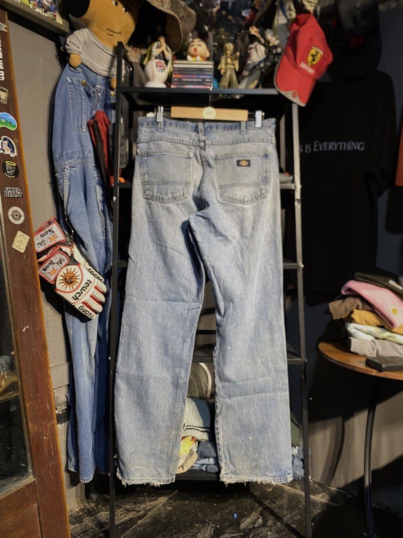 DICKIES DENIM PANTS (Category: Jeans) located in San Pablo. Submitted by genesisllo24149 (Listing ID 1466186909, Image 2). Description: DICKIES DENIM PANTS WAIST -> 32 LENGTH -> 42.5 THIGH -> 13 LEG OPENING -> 8.5 ISSUE -> SIGN OF USAGE CONDITION -> WELL USED DM TO PURCHASE 📥 DISCLAIMER: - Please manage your expectations, posted items are preloved, used & thrifted -Actual color may vary due to lighting -Flaker will be posted.