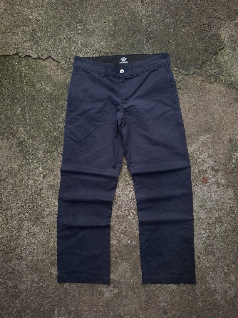 Dickies Flex Slim Pants Dark Navy - Size: 34 (Category: Trousers) located in Manila. Submitted by bonaobrag55538 (Listing ID 1466201113, Image 2). Description: Dickies flex slim pants in dark navy colorway. Part of the '67 collection. Measurements are 34 waist, 38 length, and 8.5 leg opening. Clean dark navy shade, easy to style with sneakers or boots. Stretchy fabric for comfortable movement all day. No flaws or damage found anywhere on the mate