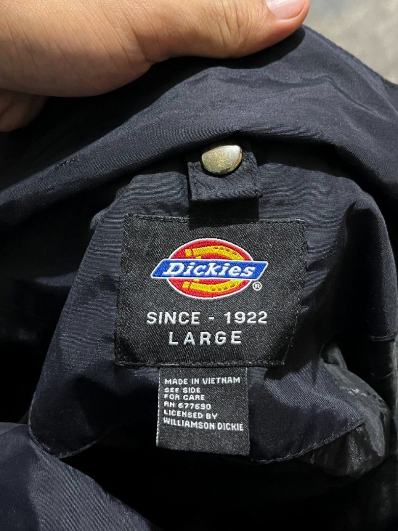 DICKIES GORPCORE WINDBREAKER JACKET (Category: Coats, Jackets and Outerwear) located in Davao. Submitted by nmd.archives (Listing ID 1466184487, Image 2). Description: Large on tag 25 x 30 (fits XL) Color rate and condition: 10/10 No issue Waterproof and detachable hood.