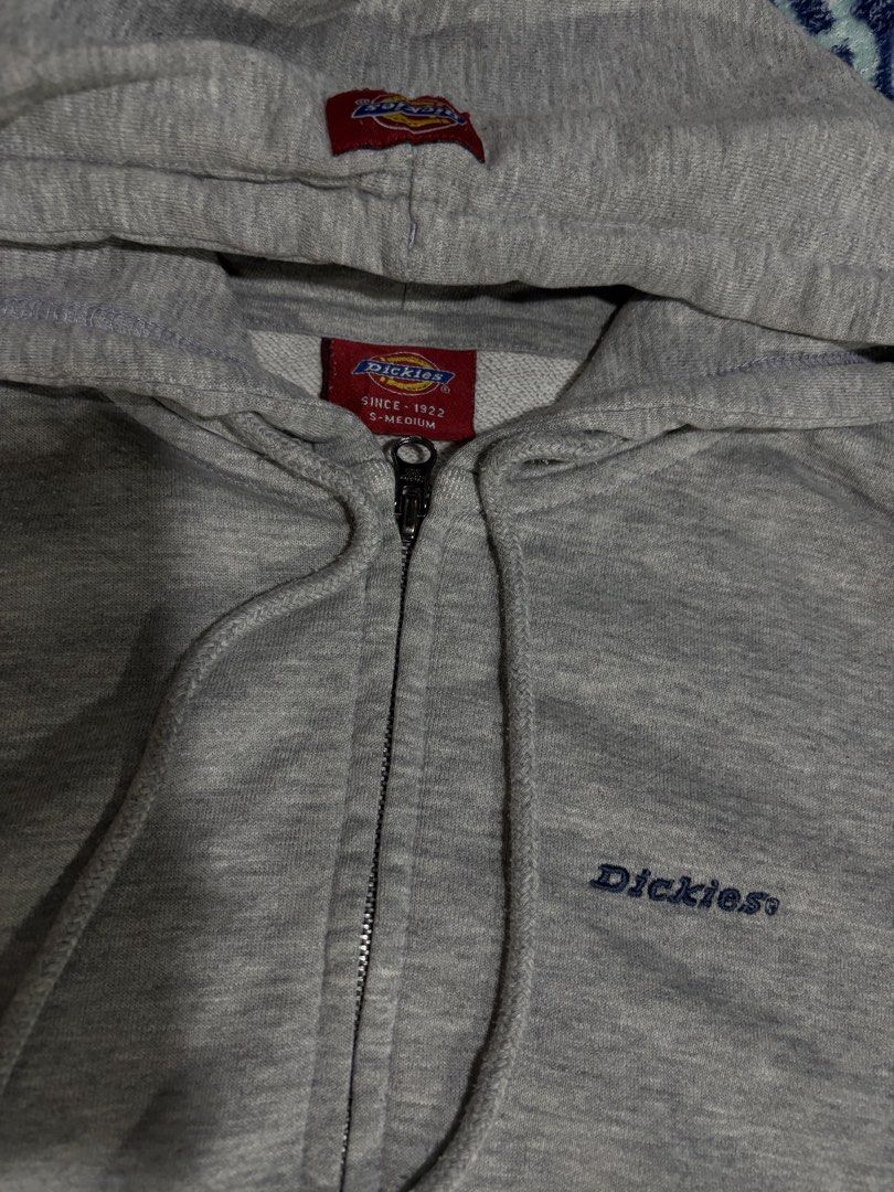 Dickies Jacket (Category: Coats, Jackets and Outerwear) located in Lantapan. Submitted by thriftsylz (Listing ID 1466334257, Image 2). Description: No issues Medium on tag W:19 L:26.
