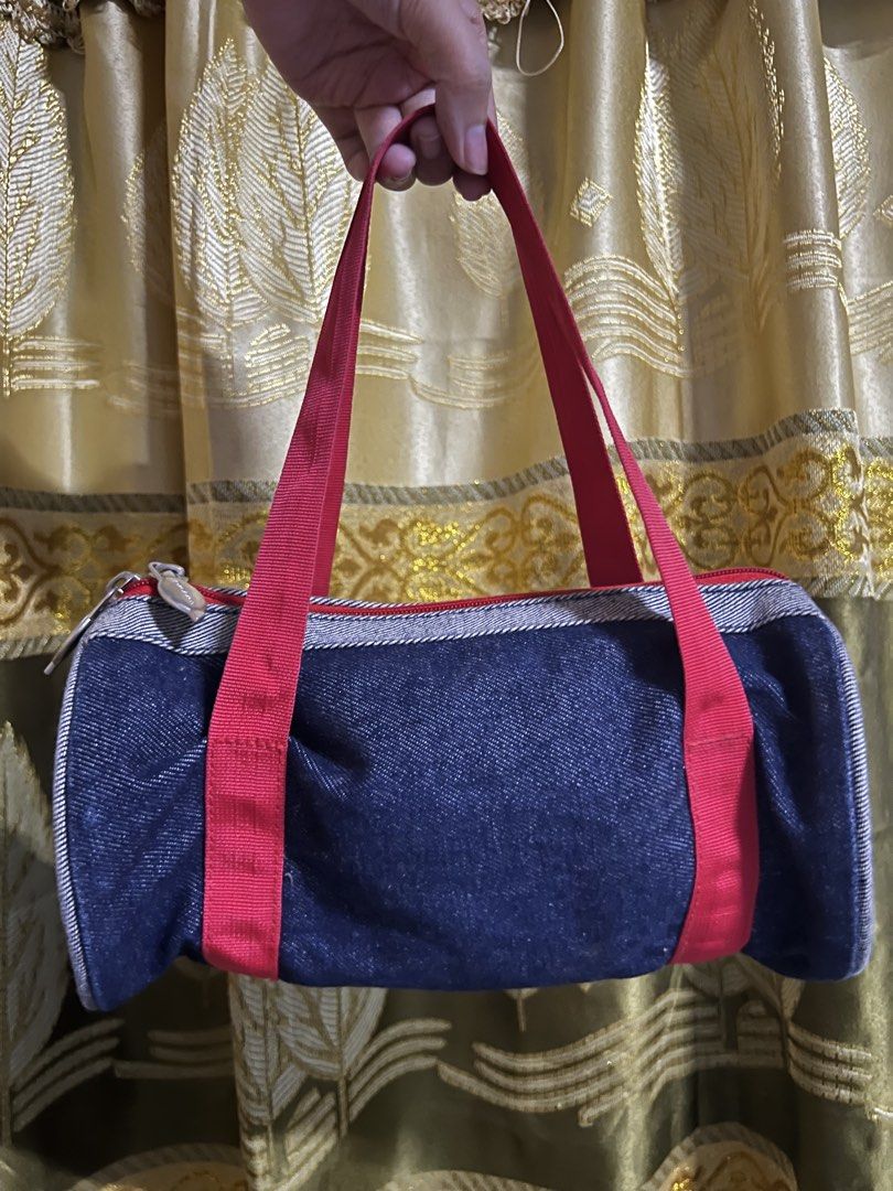 Dickies Mini denim blue hand bag with red strap (Category: Shoulder Bags) located in Dagupan City. Submitted by shortkekii_00 (Listing ID 1466277466, Image 2). Description: - negotiable sa sure buyer - minor issue (stitching sa loob–zipper part) - from usa * payment first policy, ship via jnt or can do meetups with the said loc ^^ .
