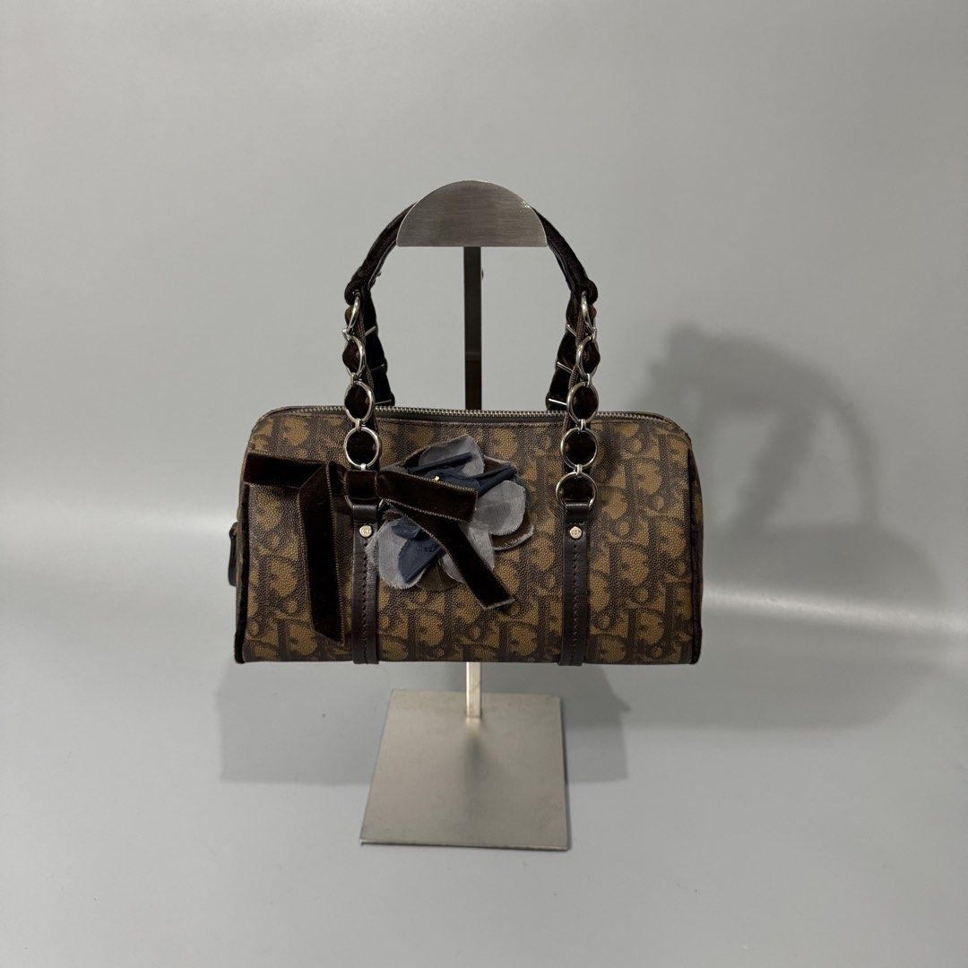Dior Romantic Bag (Category: Luxury Bags & Wallets) located in San Pedro. Submitted by astron_15 (Listing ID 1466248675, Image 1). Description: Authentic dior Rank AB .