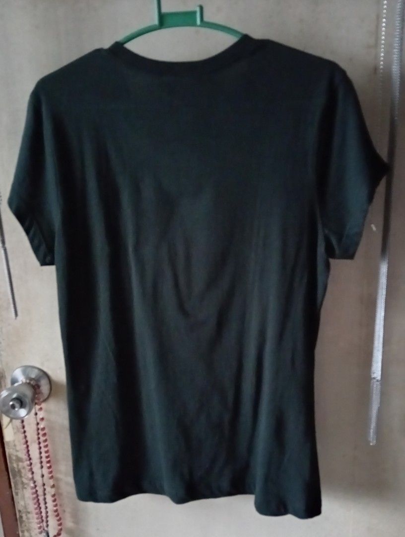 Disney Tinker Bell Black Shirt (Category: Shirts) located in Quezon City. Submitted by chacha30.s (Listing ID 1466233955, Image 3). Description: - Brand: Jerry Leigh (Made in USA) - Character: Tinker Bell with pink outline & floral details - Color: Black - Size: Large - Material: 100% Cotton - Condition: Brand new with original hang tags attached . Text me at 09277152134 . Buy na po kayo/Offer lang po kayooo.. . Bili na po/Bili na po kayo sa shop