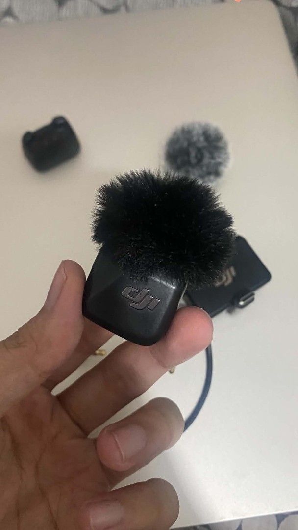 DJI MINI MIC 2 (1TX, 1RX) (Category: Microphones) located in Manila. Submitted by royalwater-108816 (Listing ID 1466157274, Image 3). Description: FOR SALE ‼️ DJI MIC MINI 2 (1 Mic + 1 Transmitter+ Charging dock | Type C) - Complete accesories - used rarely - Selling Price P3,000 -RSF: Rarely used and need funds MEET UP: Any Lrt 1 Station.