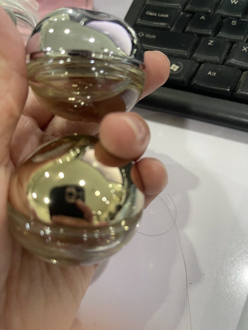 DKNY Be Delicious Eau de Parfum Mini Set (Category: Fragrance & Deodorants) located in Paranaque City. Submitted by twinmanila (Listing ID 1466159041, Image 2). Description: - Brand: DKNY Be Delicious - Volume: 2 x 7ml mini perfumes - Concentration: Eau de Parfum (EDP) - Condition: Brand new, never opened or sprayed, comes in original packaging - Colors/Variants: One gold box, one pink box - Scent Profile: Fresh and fruity - Perfect for: Travel, 