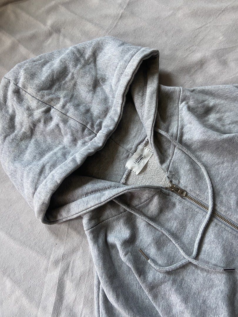DOUBLE ZIP GREY HOODIE (Category: Coats, Jackets and Outerwear) located in Bacolod City. Submitted by clerkhexx (Listing ID 1466321619, Image 3). Description: DOUBLE ZIP GRAY HOODIE ( BOXY FIT ) Brand: L.A.B STUDIO Measurements: WIDTH 24 LENGHT 26 Mine: 350 Condition of this item 10 - color rate 10- need hard wash Check every photos for conditions of the item.