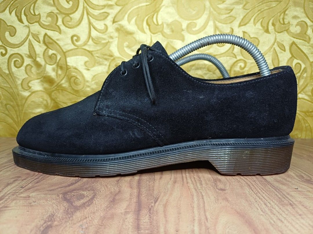 dr.martens Plain-toe Derby ◾️ 👞 (Category: Casual Shoes) located in Quezon City. Submitted by jstreetsole (Listing ID 1466160773, Image 2). Description: Dr.Martens Plain-toe Derby ◾️👞 Size 7.5 / 41 , 25.5 cm 📏 ✅Secondhand ✅Excellent Condition ✅SuedeLeather ✅️Made in England •💰 Payment Method. G-cash or meet up around Qc Commonwealth - Cod Along Metro manila •Can do Via. -Lalamove 🏍 -Jnt 🚌 -Lbc 🚌 Price: 1.4k Direct message for more details.