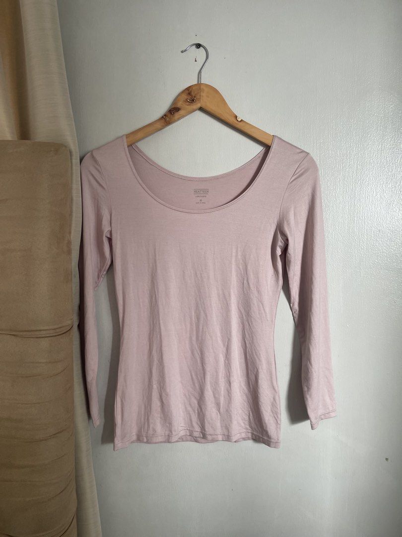 Dusty Pink heattech (Category: Longsleeves) located in Quezon City. Submitted by booktt (Listing ID 1466180534, Image 1). Description: heattech medium light pink.