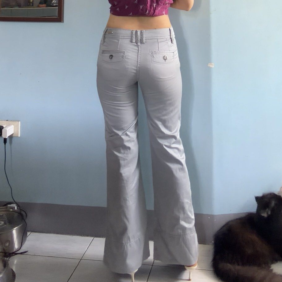 Early 2000’s MANGO (Category: Jeans) located in Manila. Submitted by shefindshope (Listing ID 1464886980, Image 2). Description: - wala siyang issue - Ang ganda niya😭🫶🏻 - Mid waisted .