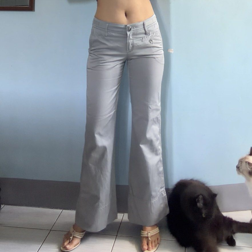 Early 2000’s MANGO (Category: Jeans) located in Manila. Submitted by shefindshope (Listing ID 1464886980, Image 1). Description: - wala siyang issue - Ang ganda niya😭🫶🏻 - Mid waisted .
