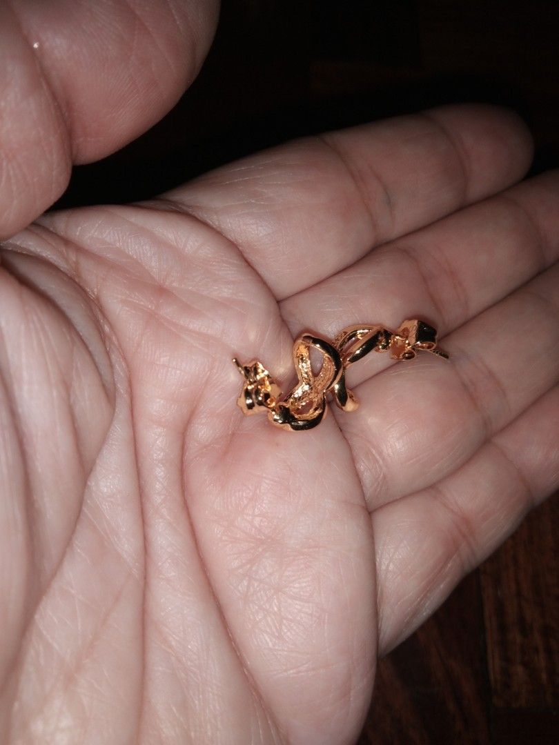 Gold Earrings 8 style (Category: Earrings) located in Quezon City. Submitted by eidorableshop (Listing ID 1466161660, Image 3). Description: .