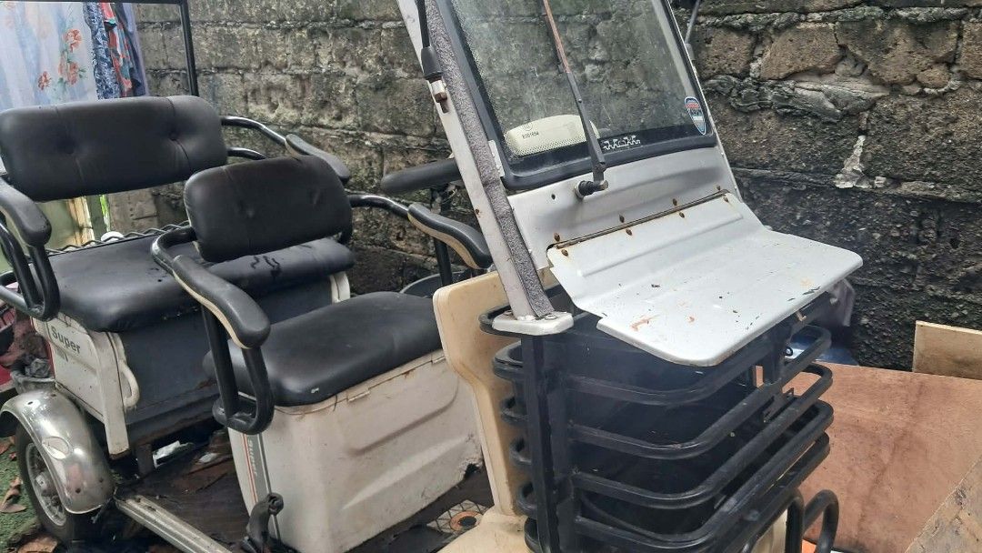 ebike (Category: Motorbikes for Sale) located in Manila. Submitted by epicmountain.11abbc (Listing ID 1466230023, Image 3). Description: RUSH RUSH RUSH 13K NEGO ISSUE: SIRA BATT AT BATTERY.