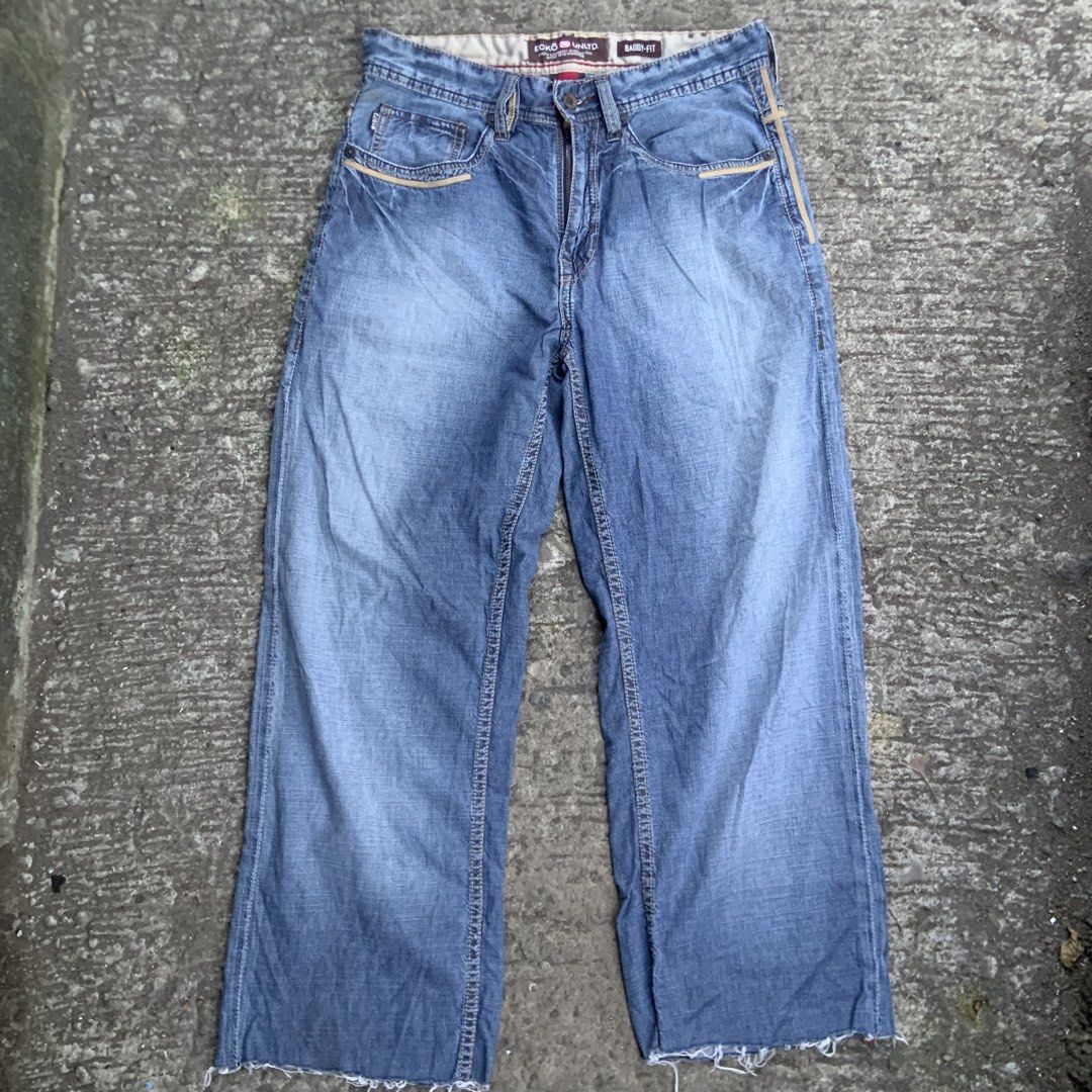 ECKO UNLTD BAGGY FIT PANTS (Category: Jeans) located in Tabaco. Submitted by bayhust (Listing ID 1466264172, Image 2). Description: 30x36.5x8 EXCELLENT 9.8/10 color rate altered hem.