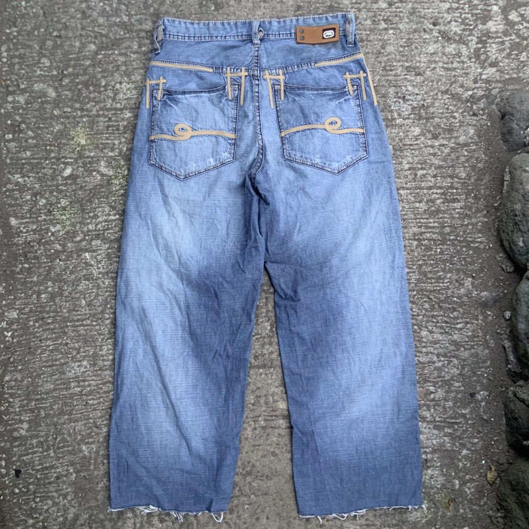 ECKO UNLTD BAGGY FIT PANTS (Category: Jeans) located in Tabaco. Submitted by bayhust (Listing ID 1466264172, Image 1). Description: 30x36.5x8 EXCELLENT 9.8/10 color rate altered hem.