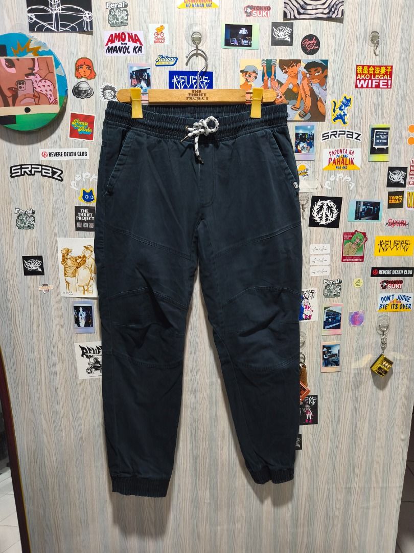 Ecko Unltd Dark Jogger Pants Size M (Category: Joggers) located in Davao. Submitted by thethriftproject082 (Listing ID 1466297144, Image 1). Description: NP18 Ecko 📍𝐌𝐈𝐍𝐄: 450 📍𝐒𝐈𝐙𝐄 𝐎𝐍 𝐓𝐀𝐆: Medium 📍𝐃𝐈𝐌𝐄𝐒: 32-34 x 40 - Brand: Ecko Unltd - Color: Dark blue - Size: Medium (M) - Waistband: Elastic with white drawstring - Design: Paneled knees, ribbed ankle cuffs - Pockets: Two front pockets and back pockets - Origin: Made in China