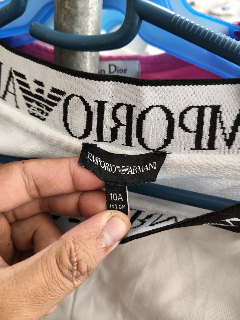 Emporio Armani Leggings (Category: Other Bottoms) located in Cabadbaran. Submitted by jem1124 (Listing ID 1466190190, Image 2). Description: 26 waistline 30 length excellent condition No issue.
