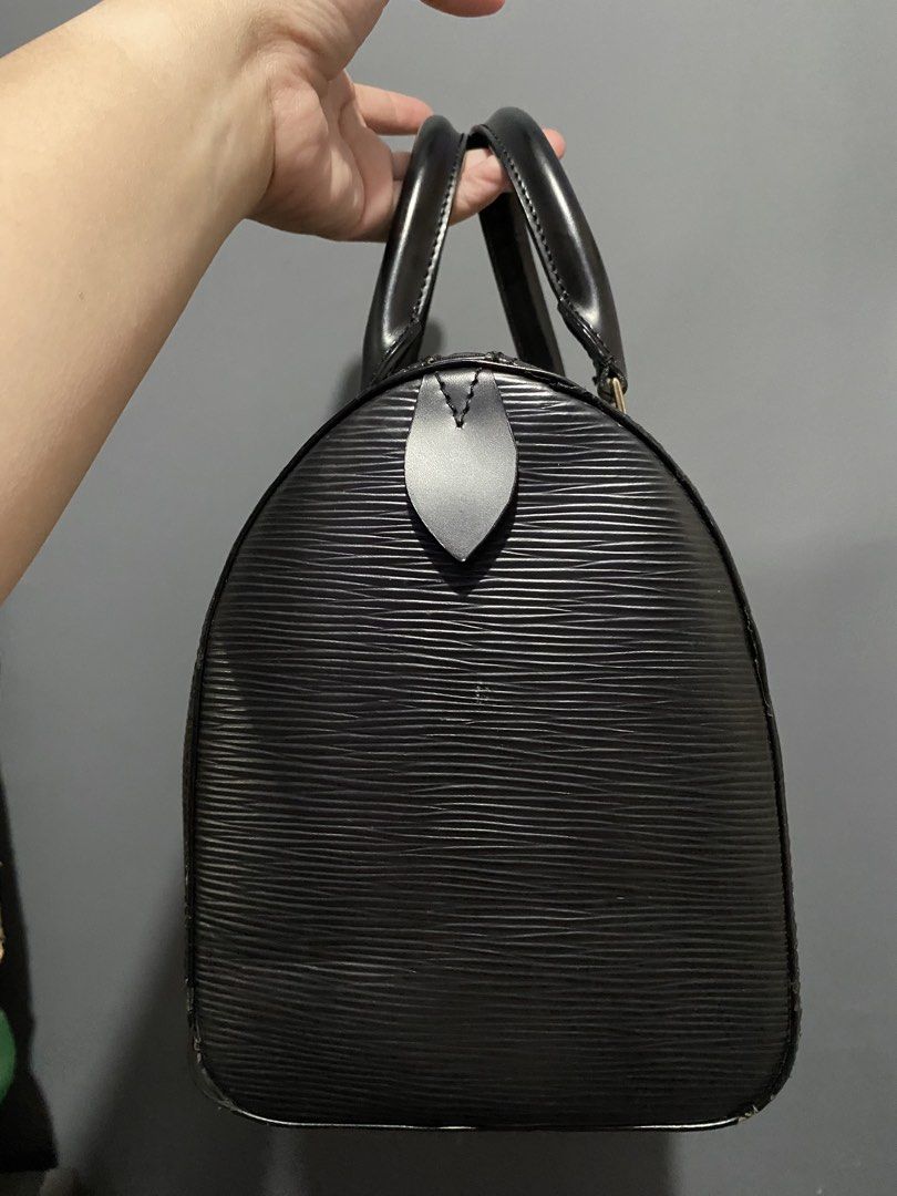 Epi leather boston bag (Category: Shoulder Bags) located in Batangas. Submitted by bagstolove3.0 (Listing ID 1466329495, Image 2). Description: .