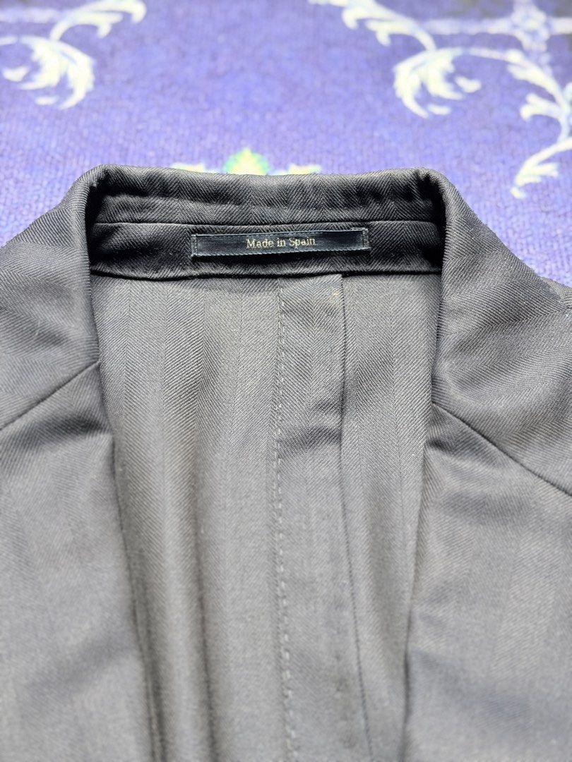 Ermenegildo Zegna Trofeo Wool Coat (Category: Luxury Apparel) located in Valenzuela. Submitted by telagram (Listing ID 1466240500, Image 3). Description: .