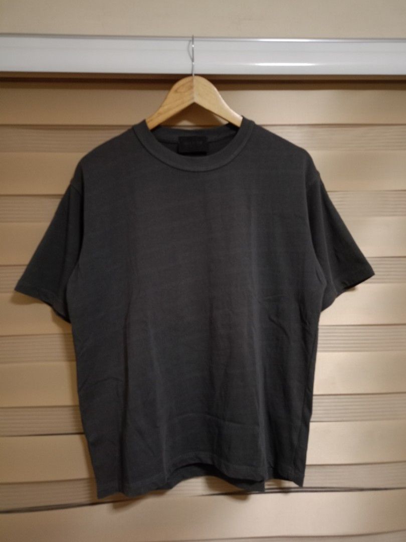 Essentials Shirt (Category: Tshirts & Polo Shirts ) located in Valenzuela. Submitted by One.Only.Nan (Listing ID 1466297601, Image 2). Description: M on tag Actual W21" L26" Excellent condition 9.5 color rate MOP GCASH MAYA AUB BPI VALENZUELA CITY.