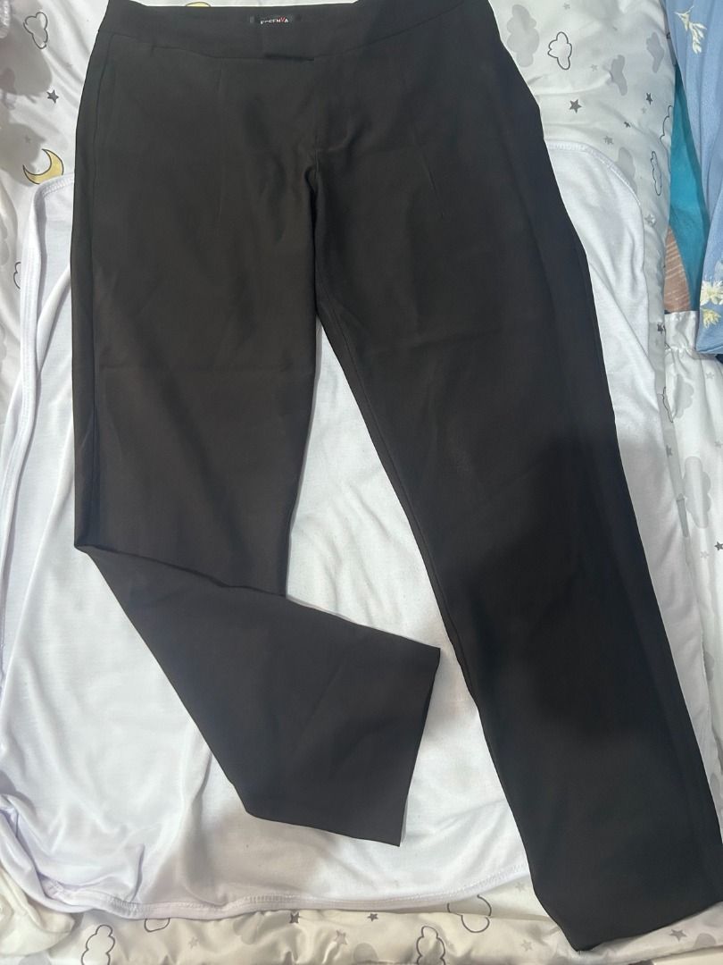 Essenxa Tailored Black Trousers (Category: Other Bottoms) located in Pasig City. Submitted by ladyleslieisletavelarde4902 (Listing ID 1466187395, Image 2). Description: A sleek, minimalist pair of dress pants designed with smooth darting for a clean, figure-flattering fit. Brand: Essenxa Tag Size: M | Fits S to M Purchase direct from store. MOP: Gcash / Bank Transfer Delivery: SF shouldered by buyer .