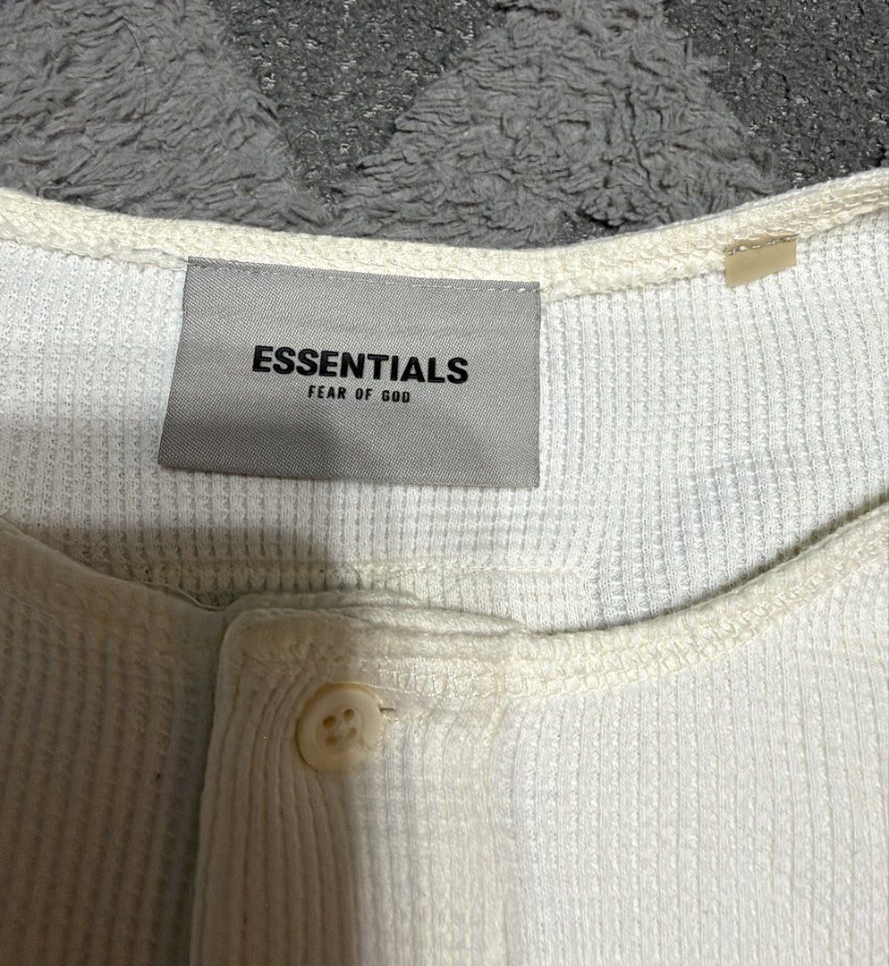 Fear Of God Essentials - Ivory Sweatshirt (Category: Coats, Jackets and Outerwear) located in Cavite. Submitted by commoncourtesy (Listing ID 1466232849, Image 2). Description: Size Large.