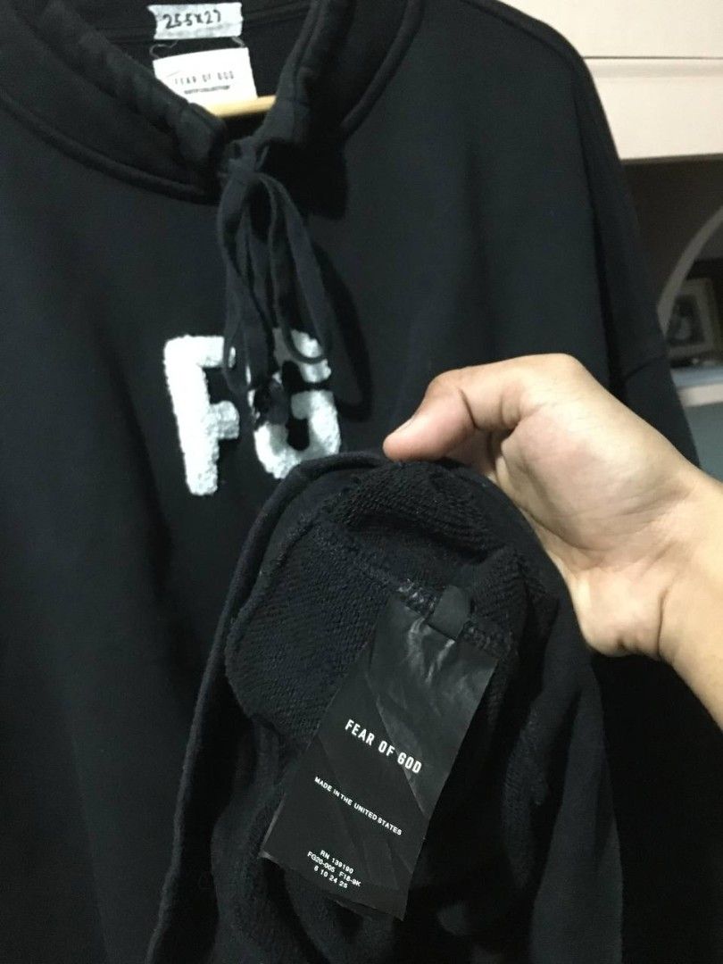 Fear of God Mock Neck FG Pullover 💎 (Category: Coats, Jackets and Outerwear) located in Tuguegarao City. Submitted by dip_thrifts (Listing ID 1466211037, Image 3). Description: Fear of God Sixth Collection Mock Neck FG Pullover 💎 26 width × 28 length Best fit large to xl 9.5/10 color rate or better 9.5/10 condition or better Carpet type mid FG design Complete tags No issue.