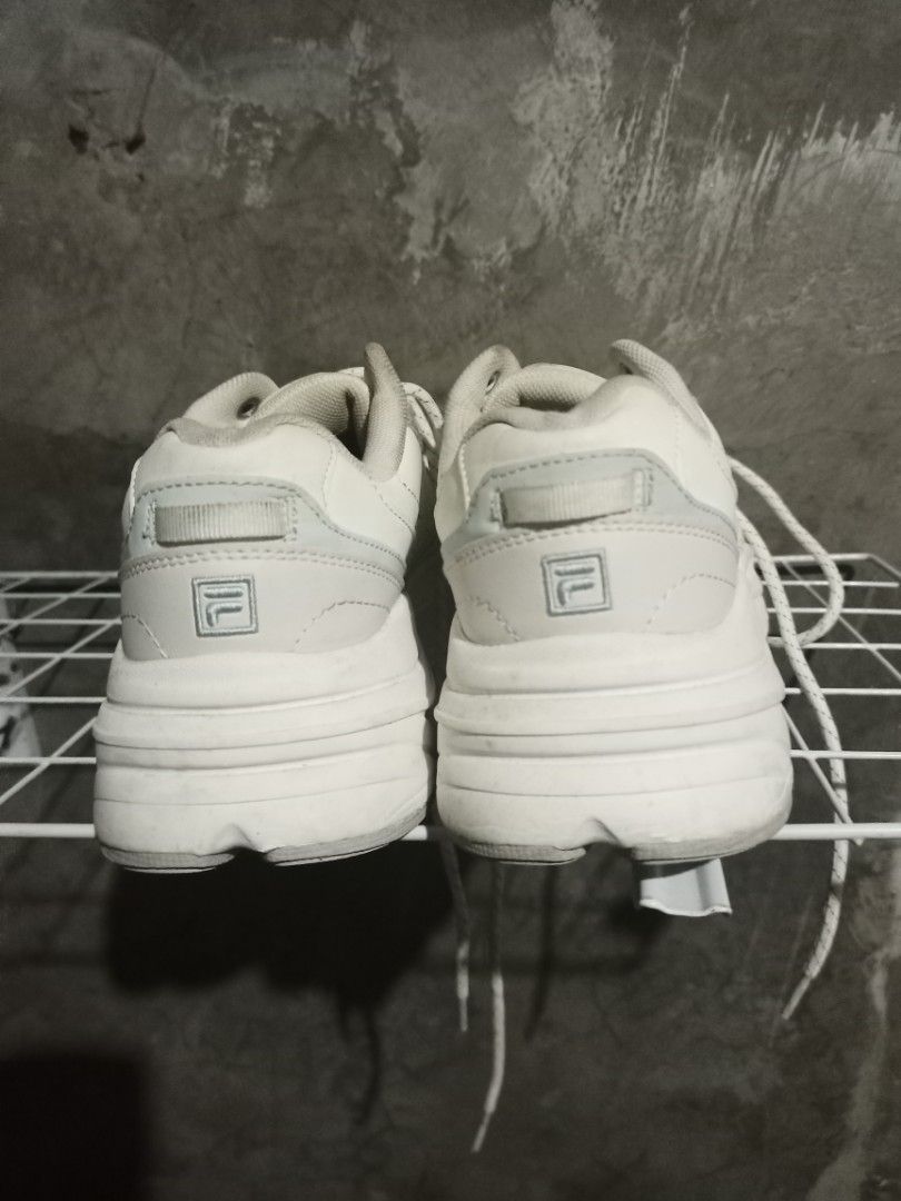 Fila (Category: Sneakers) located in Mabalacat. Submitted by hasashoe (Listing ID 1466156618, Image 3). Description: SIZE ON PIC EXCELLENT CONDITION GOOD WORKING PERFORMANCE WEAR AND GO.