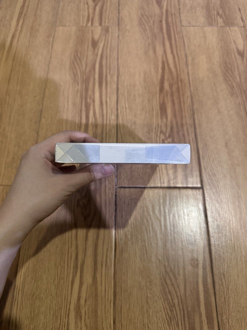 First Person Singular by Haruki Murakami (TP) (Category: Storybooks) located in Guiguinto. Submitted by _booktalksph (Listing ID 1466275112, Image 2). Description: Condition: 🔖 Minimal foxing due to storage 🔖 No tanning 🔖 Sealed with tag 💌 Feel free to DM for inquires ~~ 💌 Location: Bulacan 💌 MOP: Bank Transfer or Gcash 💌 MOD: Direct JNT // 📬Starts at 54 for MMPB books // 📬Starts at 74 for TP/HB books.