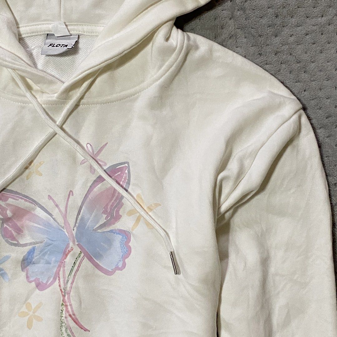 Flora Butterfly Hoodie (Category: Coats, Jackets and Outerwear) located in Ajuy. Submitted by savvyclassics (Listing ID 1466307369, Image 3). Description: W:21 L:16.
