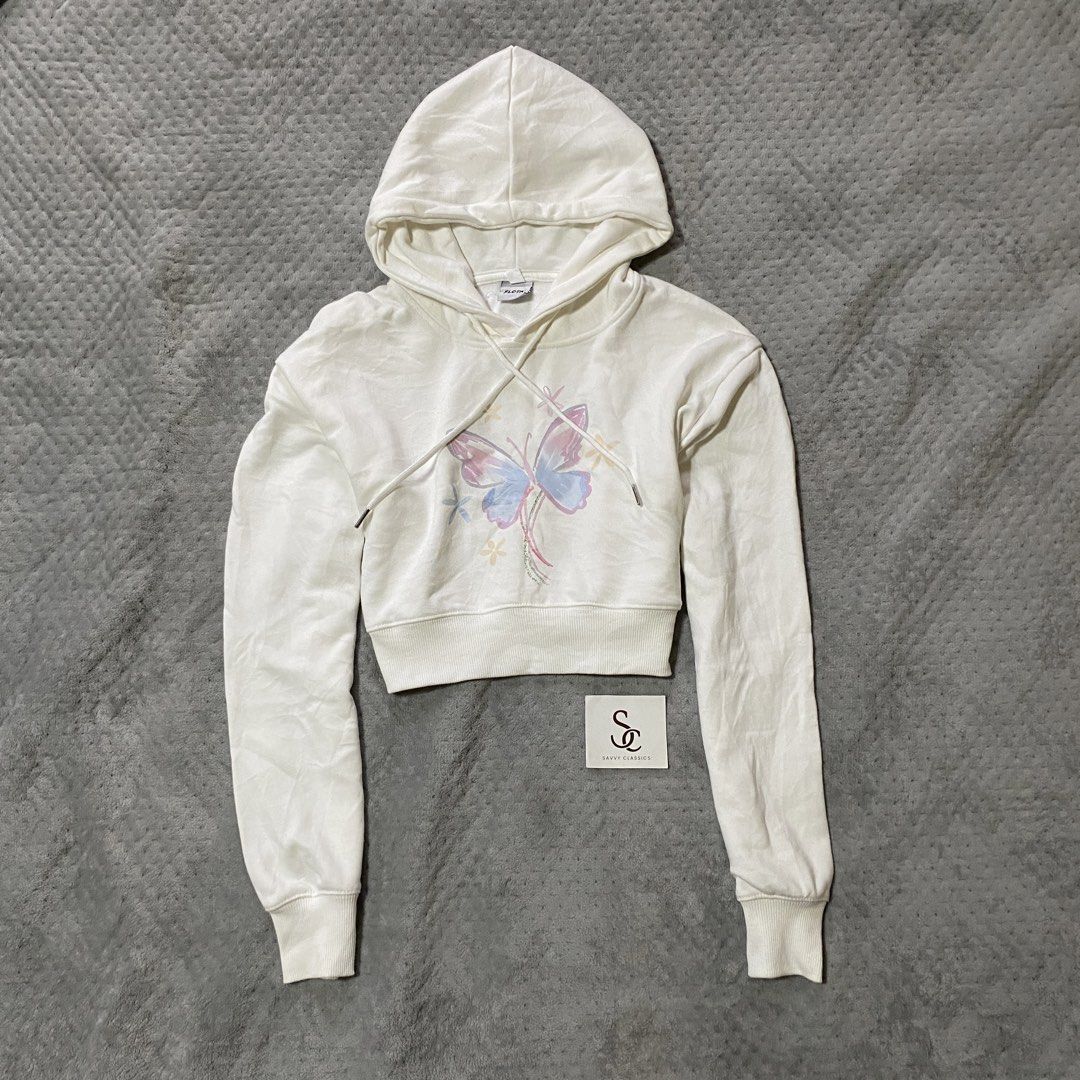 Flora Butterfly Hoodie (Category: Coats, Jackets and Outerwear) located in Ajuy. Submitted by savvyclassics (Listing ID 1466307369, Image 1). Description: W:21 L:16.