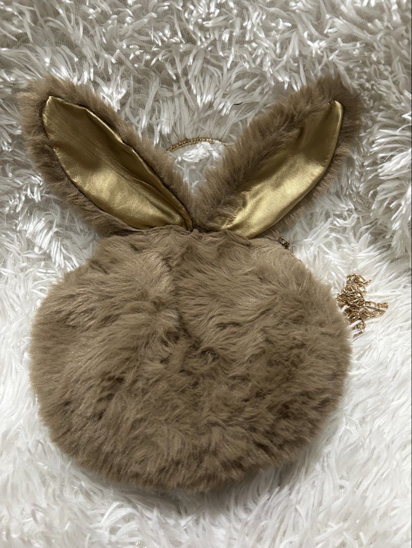 Fluppy Fur Sling (Category: Cross-body Bags) located in Pasig City. Submitted by minminreyn (Listing ID 1466280574, Image 1). Description: Brandnew 350 ko pa to nabili No issue Malinis Cavite Jnt/lalamove Gcash payment.