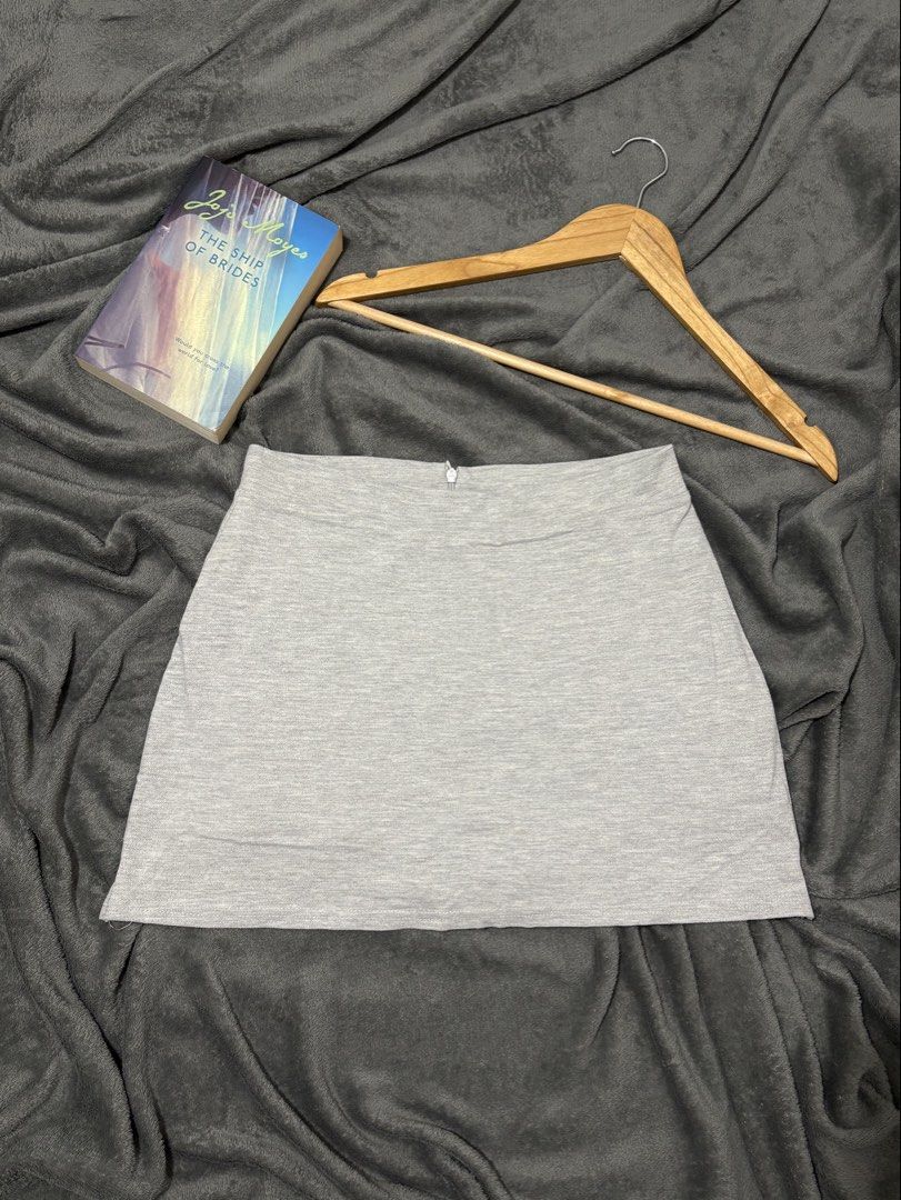 Forever 21 Gray Skort Size 28-29 (Category: Skirts) located in General Trias. Submitted by hiraethcullen (Listing ID 1466329634, Image 1). Description: Waist | 28-29 Length - 13 Direct JNT 📍 General Trias Cavite .