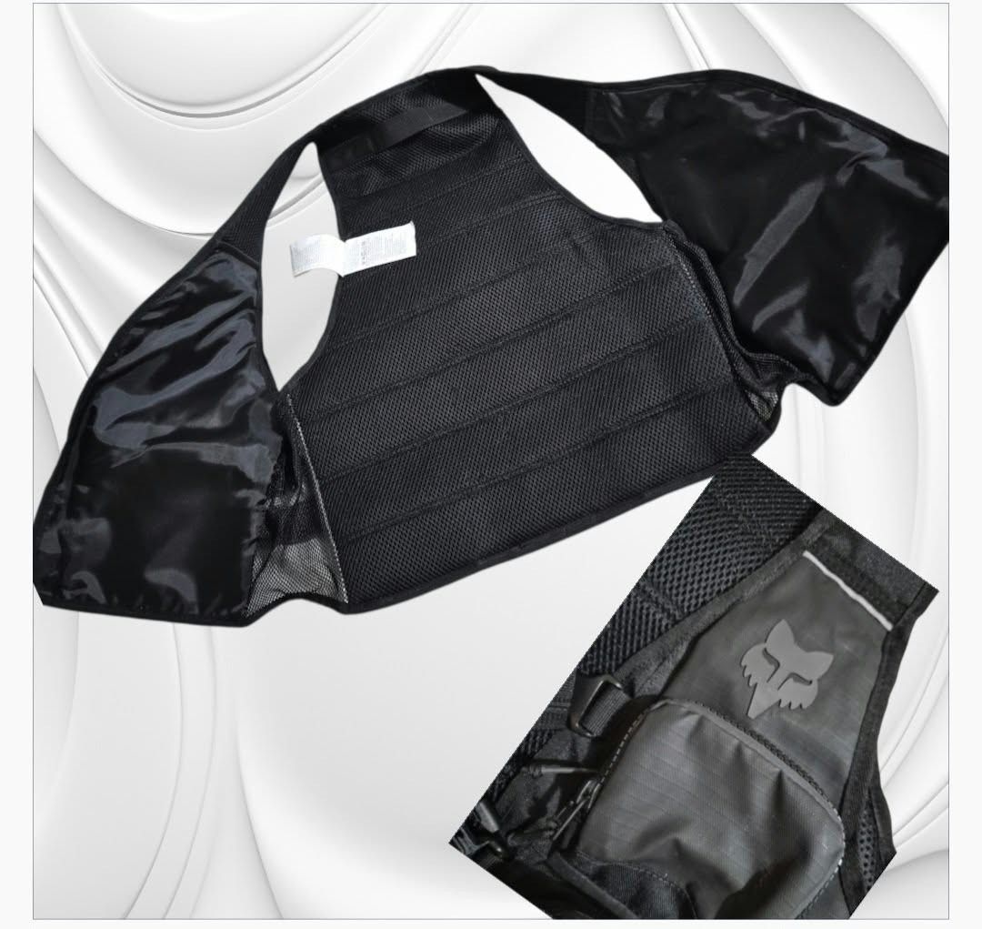 Fox Racing Hydration/TAC Vest (Category: Activewear) located in Paranaque City. Submitted by calm_youngstore7 (Listing ID 1466182182, Image 3). Description: PRICE DROP! LAST PIECE SALE! This tactical utility vest is the Fox Racing Legion Tac Vest, engineered specifically for trail riding, enduro, and motocross. It features a built-in 2L HydraPak reservoir to keep you hydrated during long trips, strategically distributed storage pockets for tools,