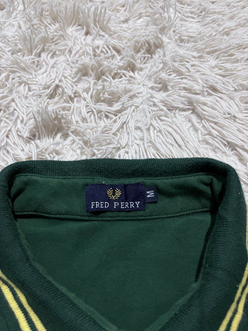 FRED PERRY (Category: Tshirts & Polo Shirts ) located in Kabankalan. Submitted by miaangelar73343 (Listing ID 1466156415, Image 2). Description: cut wash tag pa LC nyo lg po.
