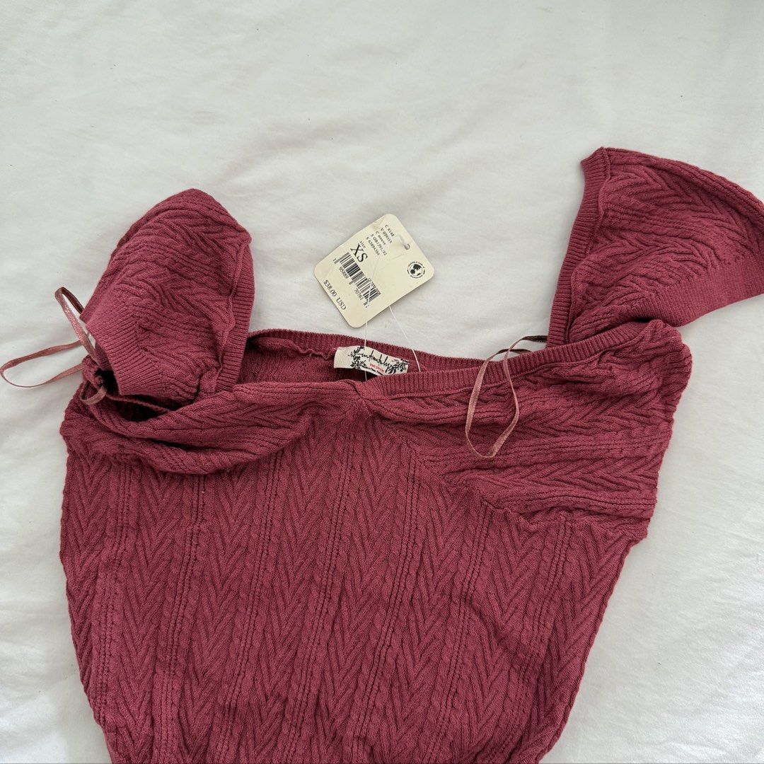 Free People Intimate Mauve Top (Category: Others Tops) located in Davao. Submitted by aug_amari (Listing ID 1466172051, Image 2). Description: so so rare & pretty! got this from us fits xs-s comfy stretch helping tag: brandy melville.