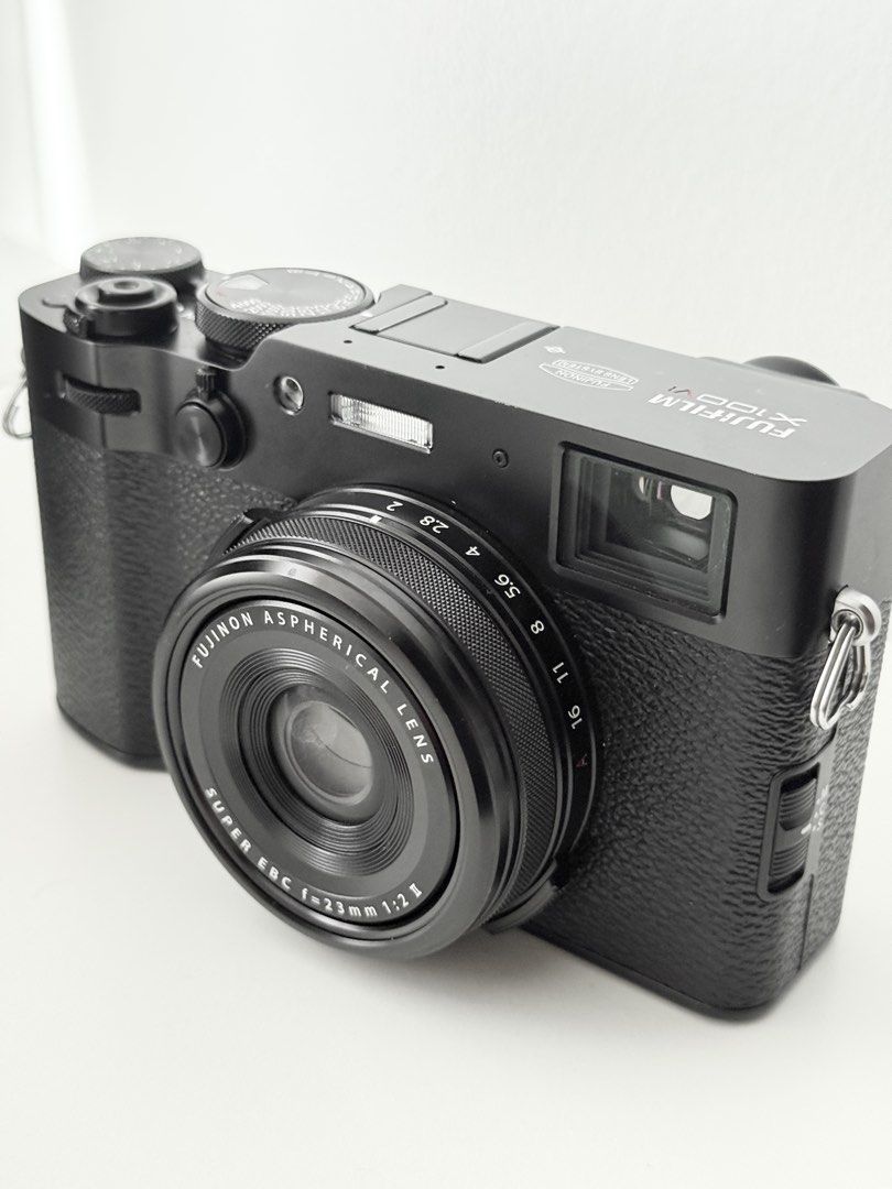 Fujifilm X100VI Digital Camera Black Noir (Category: Cameras) located in Manila. Submitted by shop.aija (Listing ID 1466203174, Image 3). Description: Fujifilm X100VI (Black) Fixed 23mm f/2 lens 2k shutter count Lightly used, still in great condition Bought in Altitude last Oct 2025 Comes with original box and FREE mist filter RFS switching to a different camera Meet-up: QC.